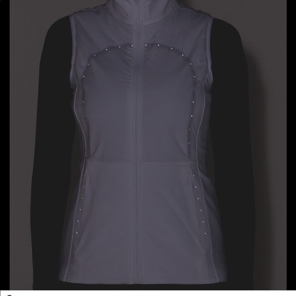 Beautiful lululemon Run for cold vest in navy blue - Picture 6 of 6